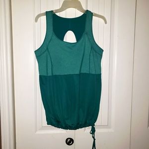 2/10  Active tank top